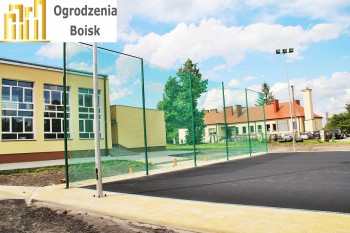 Boisko sportowe - Osłaniająca boisko dookoła - Osłaniające siatki ochronne